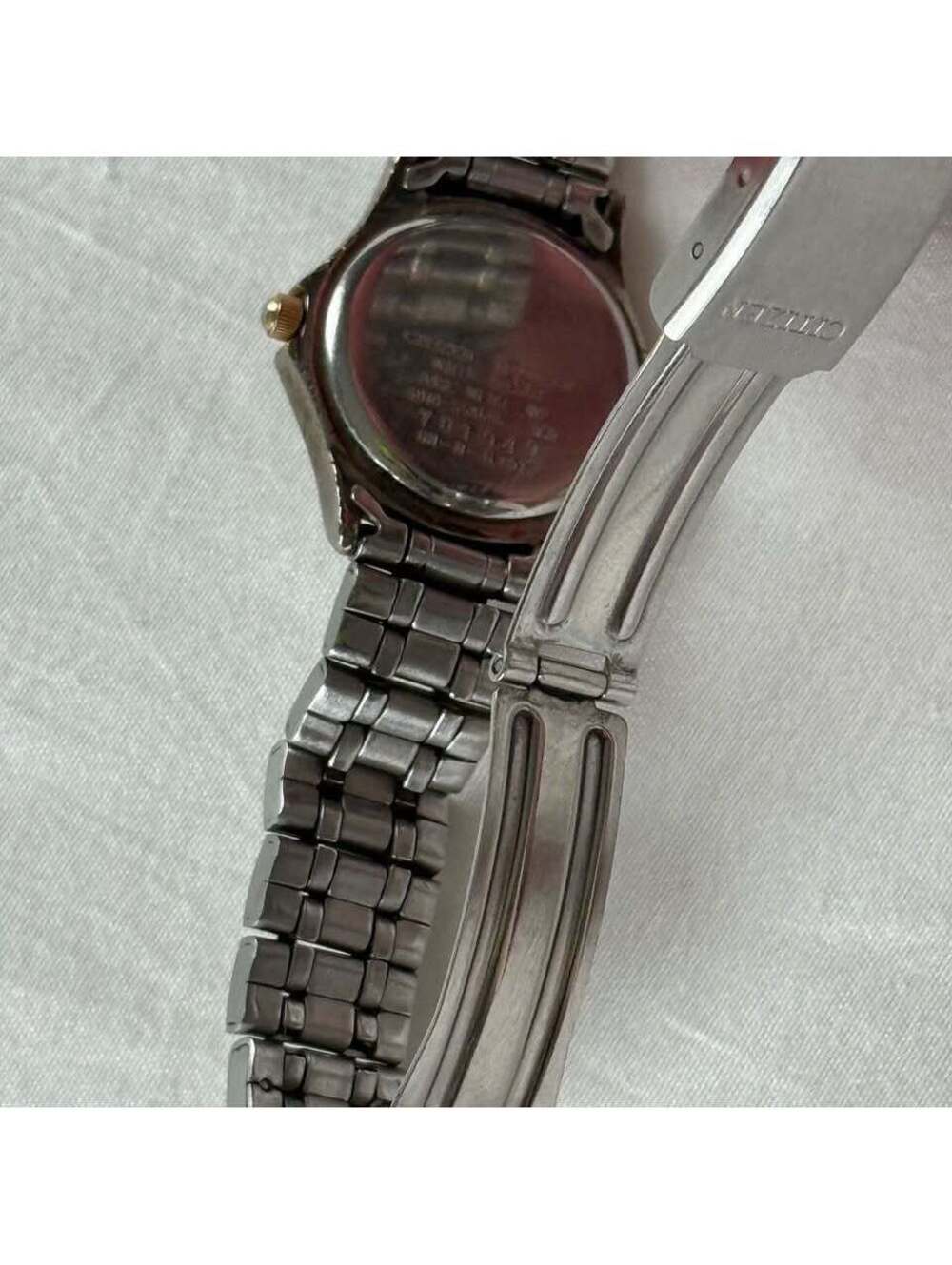 Citizen Silver and Gold Watch - Picture 2 of 2